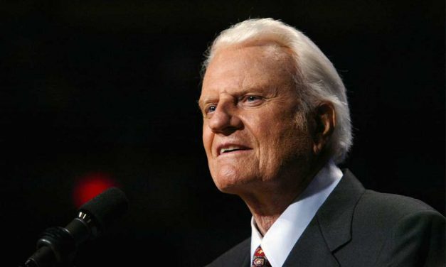 Christian Evangelist Billy Graham Dies at 99