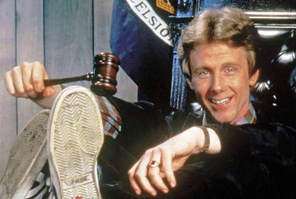 Harry Anderson, Star of Sitcom ‘Night Court,’ Dead at 65