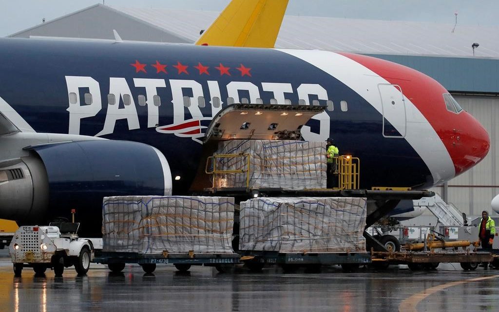 New England Patriots team plane brings a million N95 masks from China