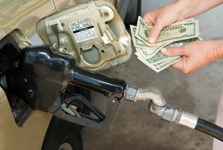 Gas Prices stay lower than last year ahead of Thanksgiving Holiday as drivers take to the roads