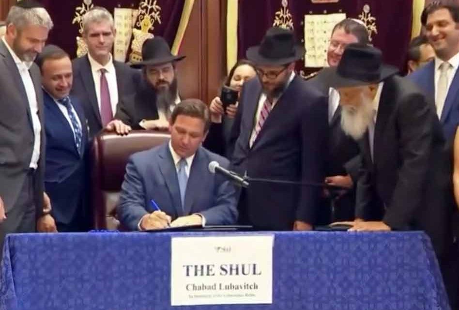 Governor Ron DeSantis signs bill allowing for daily moment of silence in schools