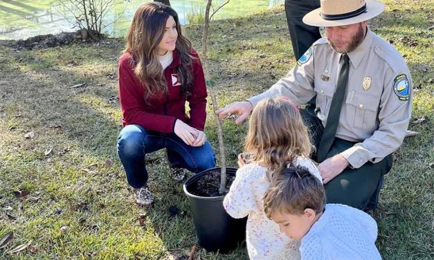 First Lady Casey DeSantis, Junior Rangers Madison and Mason DeSantis Join DEP for Continued Hurricane Michael Recovery Efforts