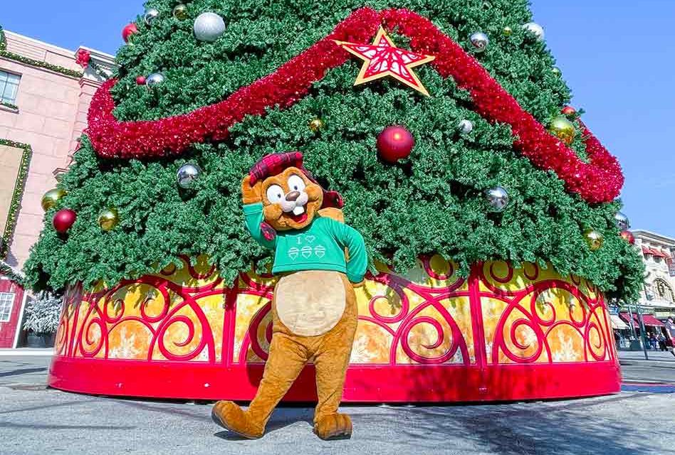 Universal Orlando Resort Debuts Original Walkaround Character, Earl the Squirrel