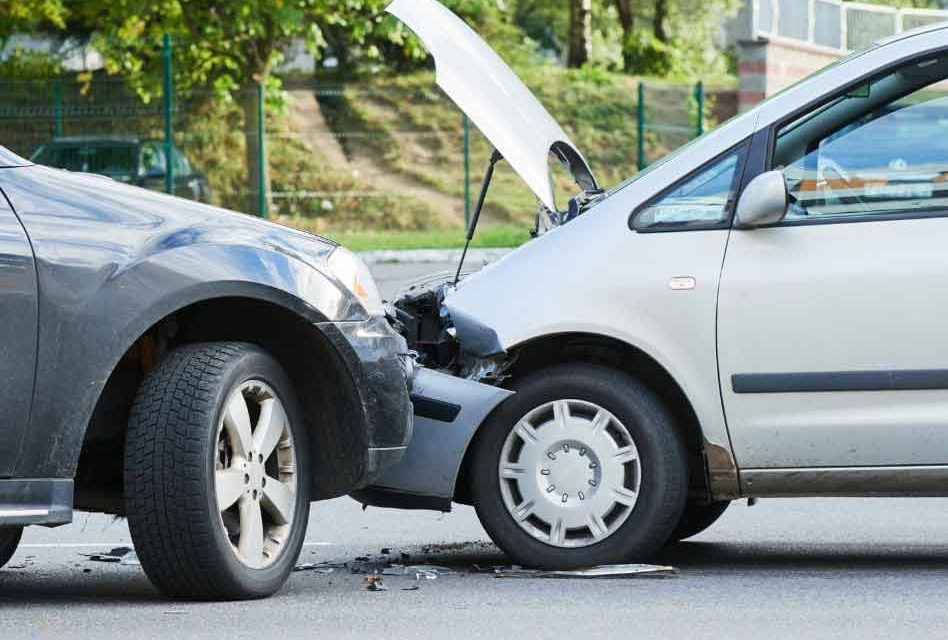 If You’ve Been in a Traffic Accident, Do You Need to Call Your Insurance Company?