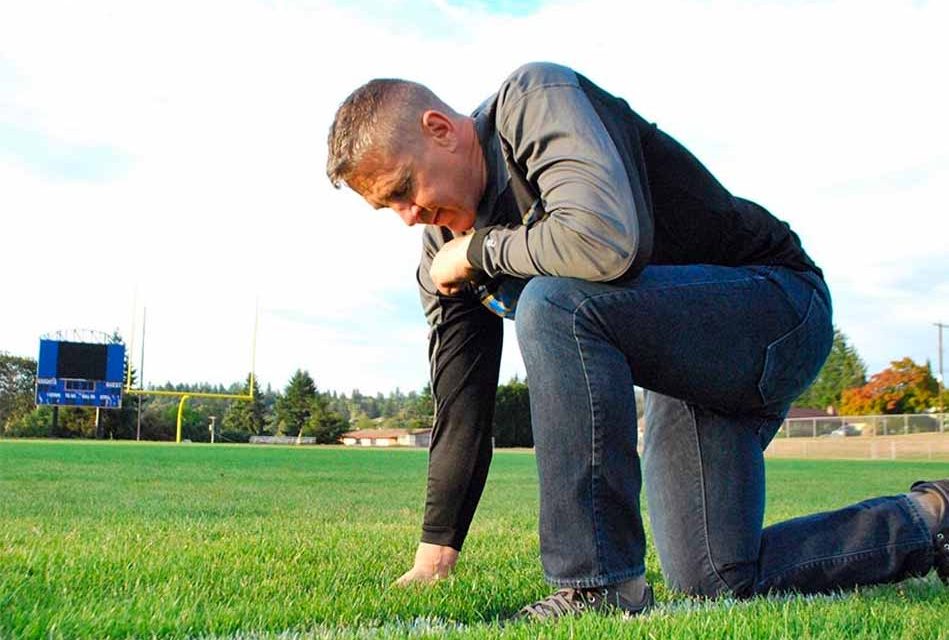 Supreme Court Sides with Football Coach in Battle Over Prayer at 50 Yard Line