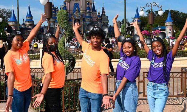 High School Students Nationwide Now Applying for Popular Disney Dreamers Academy Mentorship Program