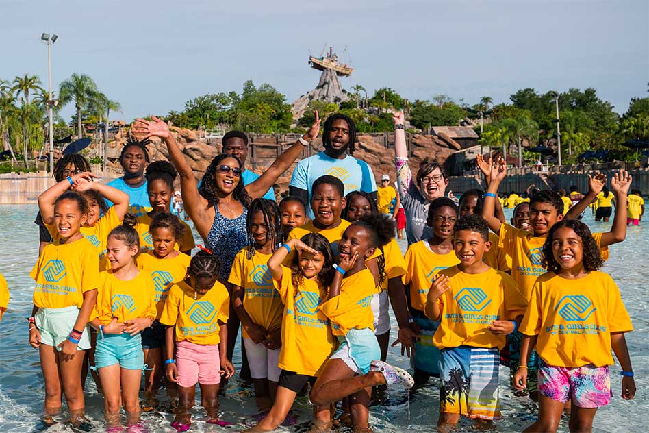 Walt Disney World Resort Hosts World’s Largest Swimming Lesson Event at Disney’s Typhoon Lagoon Water Park