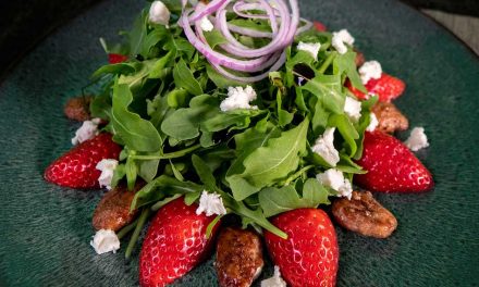Berry Fresh Delight: Florida Strawberry Arugula Salad and Crunchy Candied Pecans