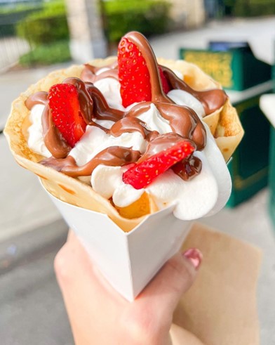 Universal Studios Florida<br />
Strawberry and Hazelnut Crepe at Central Park Crepes
