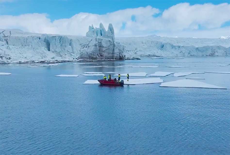 SeaWorld Orlando Unveils World’s First Arctic Flying Theater, Opening Spring 2025