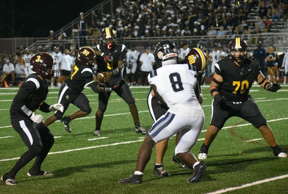Defense and Grit Lift St. Cloud Bulldogs to Wild 25-17 District Win Over Lake Nona
