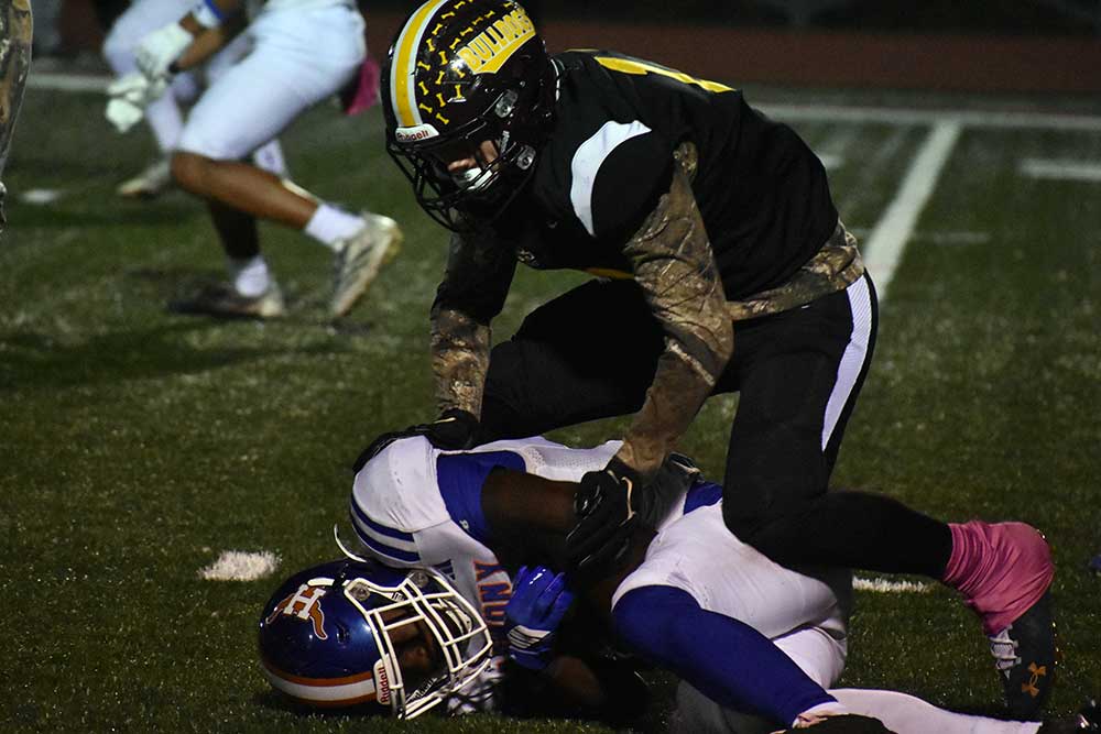 DawgsHorns Bulldogs Beat Harmony 14-7