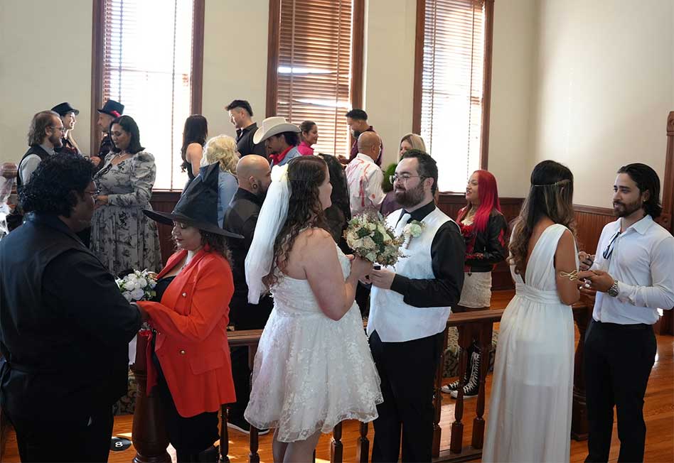 16 Couples Tie the Knot at Halloween ‘I Boo’ Scare-amony at Osceola ...